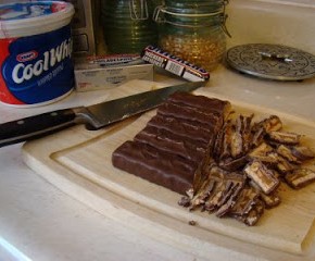 Easy Snickers Pie Recipe