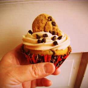 Cupcakes from Heaven: Chocolate Chip Cookie Dough Cupcakes