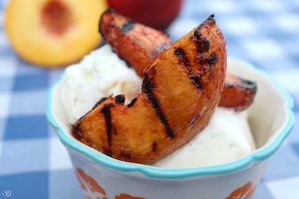 Grilled-Peaches-Dessert