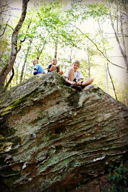 red-river-gorge-boys-on-rock